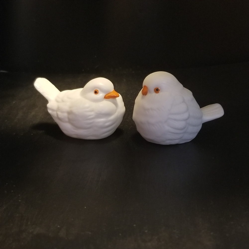 2 porcelain bisque  birds tiny made in Taiwan